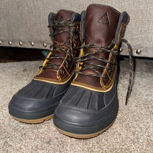 Nike ACG Woodside II NWOB